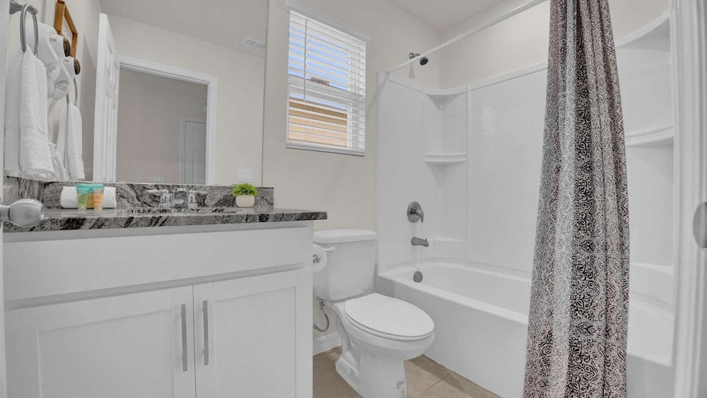 Upstay: Large Resort Home w Private Pool & Hot Tub