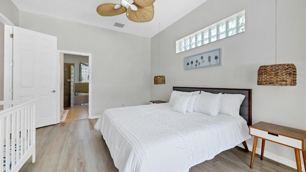 Rotonda West 3 Bedroom Private Pool/Spa Vacation Home. Only 10 miles to Gulf Beaches 3 Home