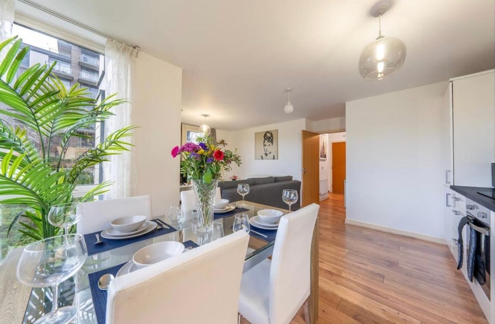Luxurystaylong-sleeps6-freeparking-freegym-terrace