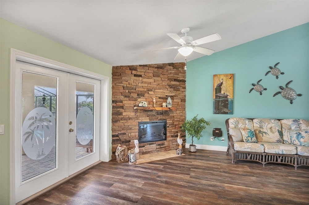 South Gulf Cove 3 Bedroom Canal Pool Home 3 Home