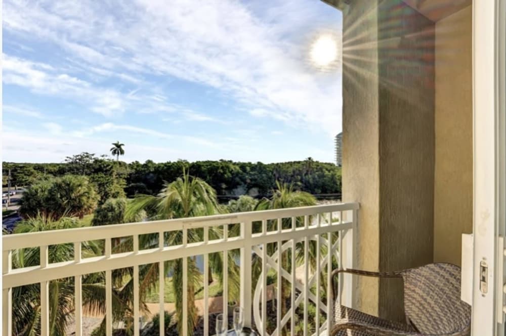 309n Sunrise Suite1 Bedroom, Pools, Jacuzzi, Beach, Shops & Dog Friendly