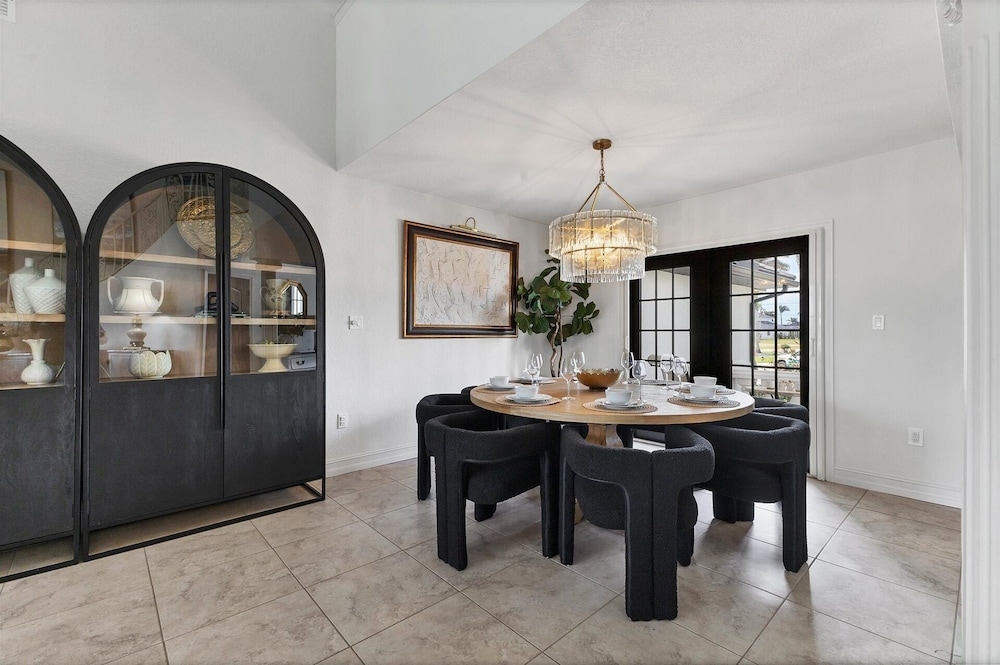 Punta Gorda Isles 4-Bedroom Private Pool Home on Canal 4 Home