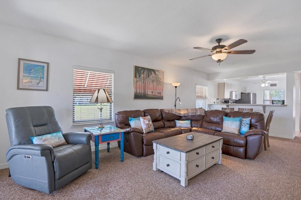 Punta Gorda 2-Bedroom Canalfront Condo with Dock and Pool 2 Condo
