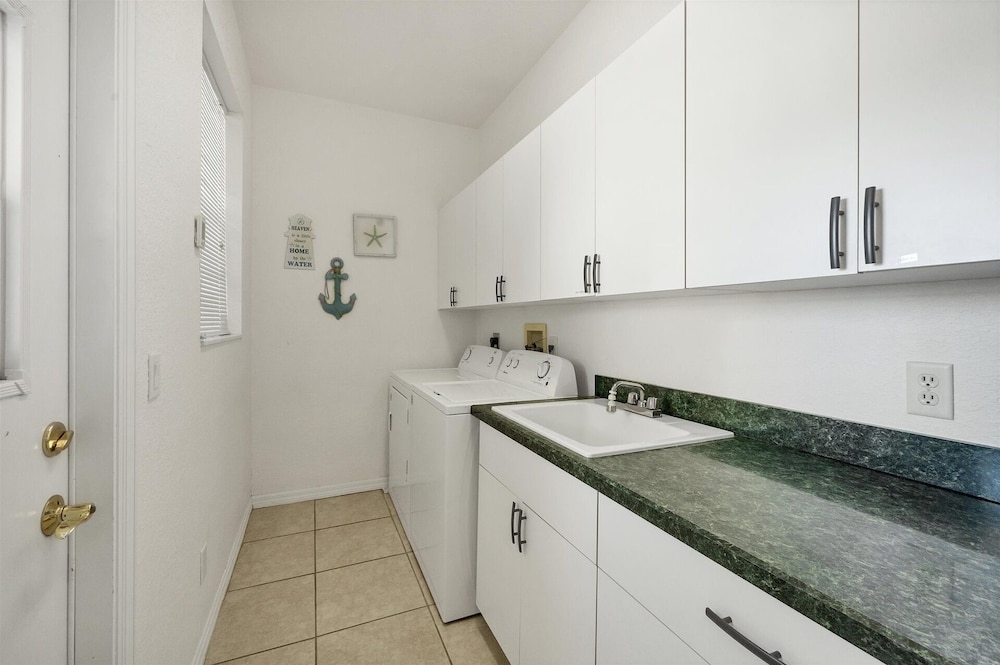 Port Charlotte 4 Bedroom Pool Vacation Home on Canal 4 Home