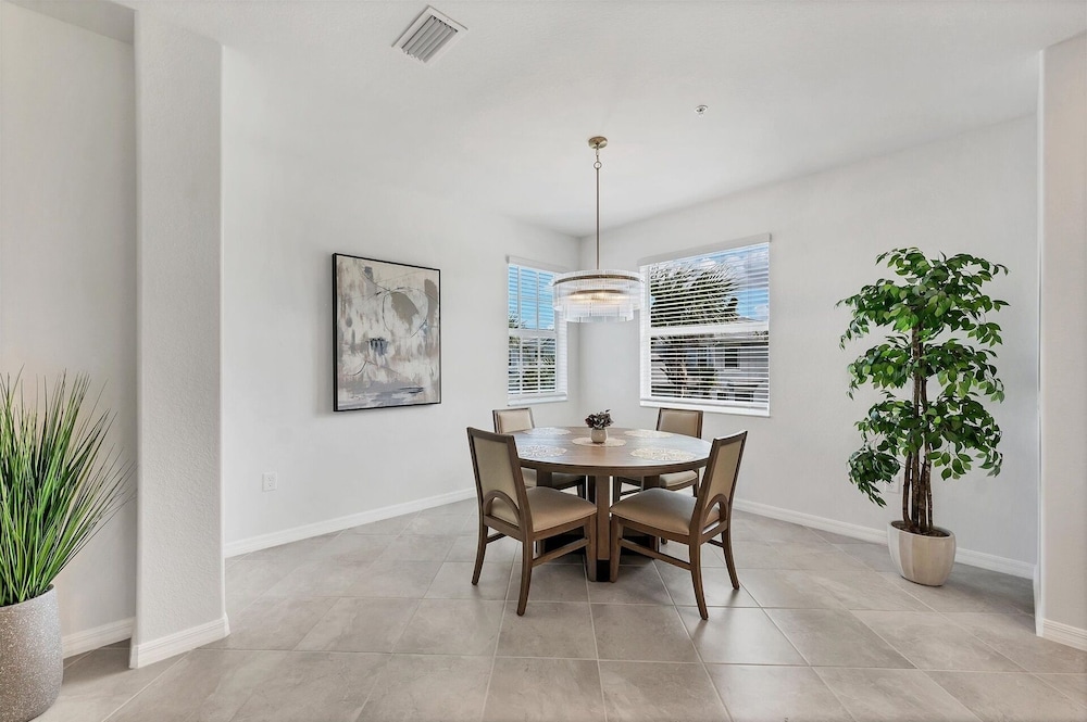 27-night Min 3 Bdrm 2nd Heritage Landing Social Transfer Included! 3 Bedroom Townhouse