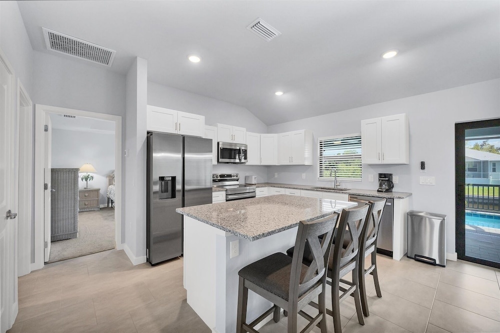 Punta Gorda 4-Bedroom Private Pool Home on Canal 4 Home