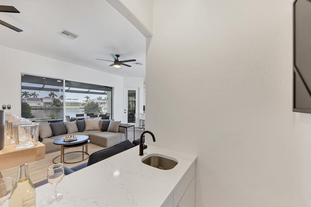 Punta Gorda 3-Bedroom Canalfront Vacation Home with Dock 3 Home