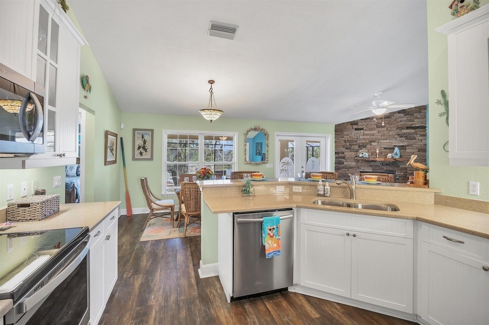 South Gulf Cove 3 Bedroom Canal Pool Home 3 Home