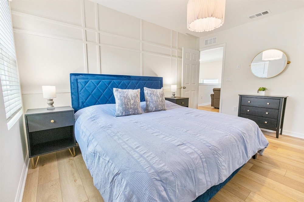 Solara Resort 7 Bedroom Home with Pool+Spa 7 Home