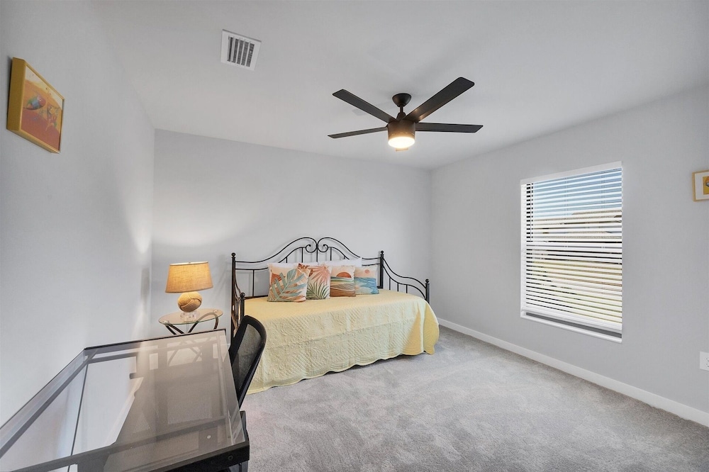 Punta Gorda 4-Bedroom Private Pool Home on Canal 4 Home