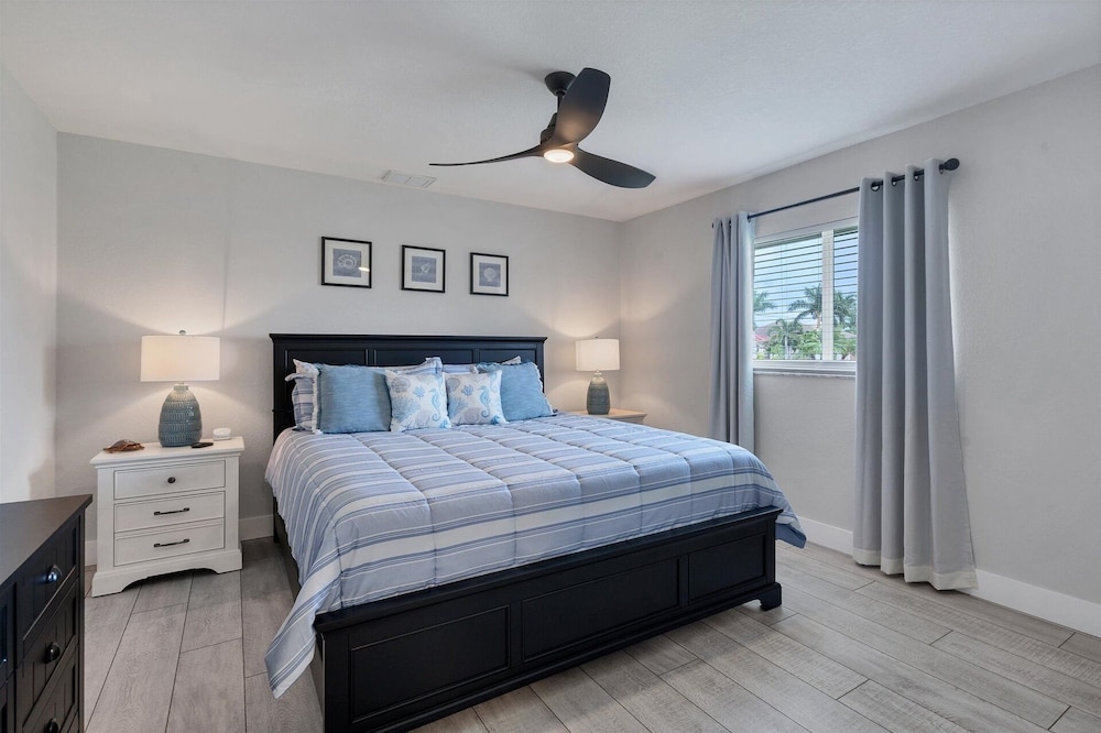 Punta Gorda 3-Bedroom Canalfront Pool Vacation Home with Dock 3 Home