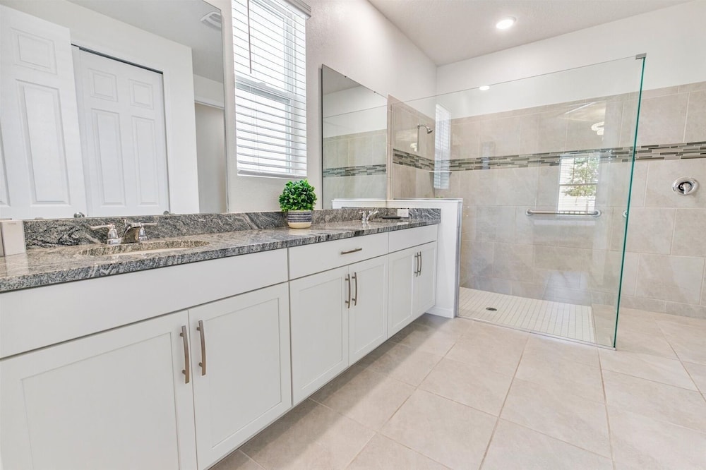 Solara Resort 7 Bedroom Home with Pool+Spa 7 Home