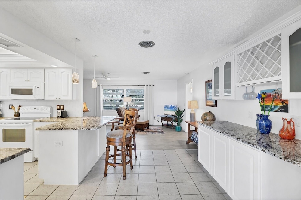 Harbor Heights Private Pool Vacation Home On Canal With Bbq And Dock 2 Bedroom Home