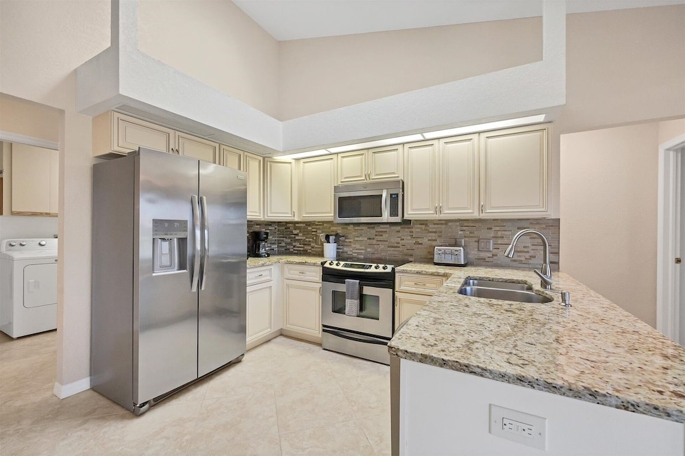 Punta Gorda Isles 3 Bedroom Private Pool+Spa Home on Canal 3 Home