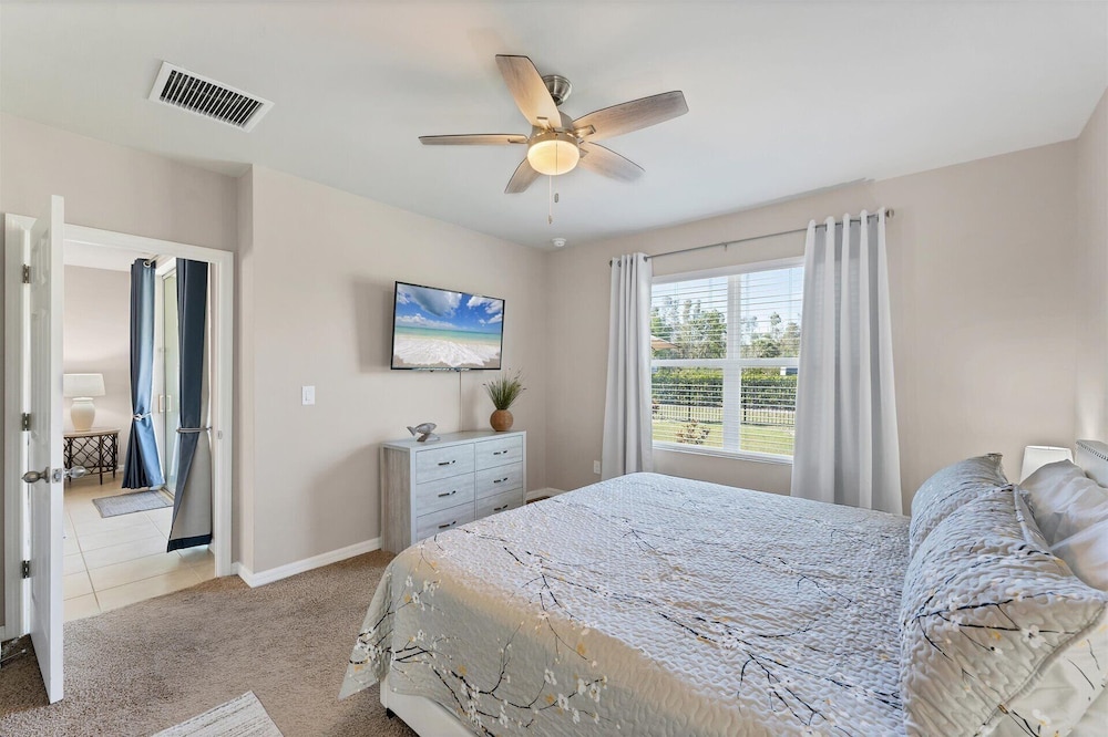 25128 East Lenox Circle