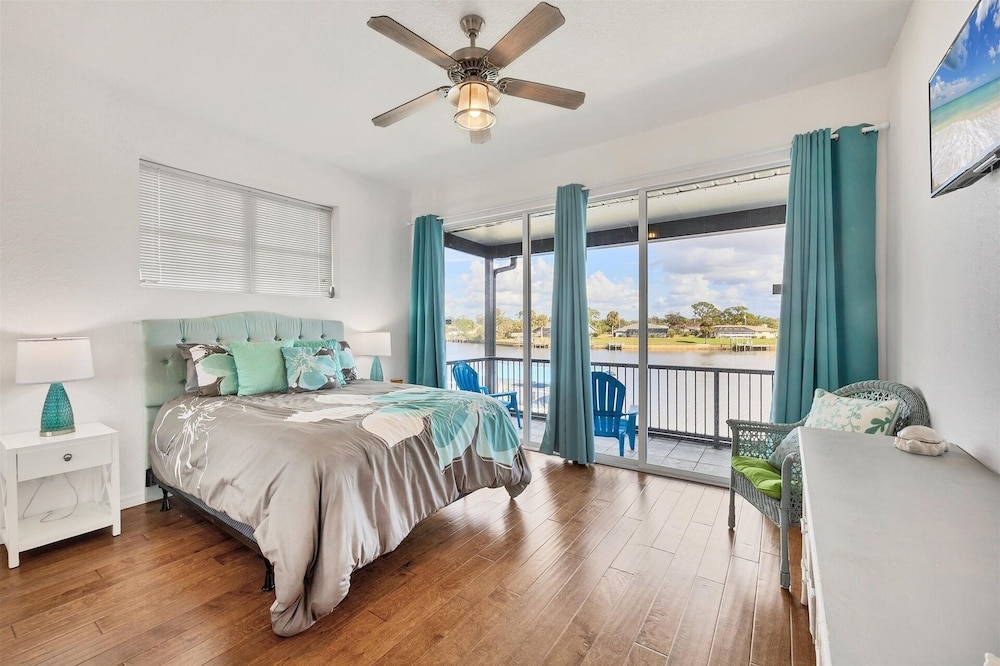 Port Charlotte 4 Bedroom Pool Vacation Home on Canal 4 Home