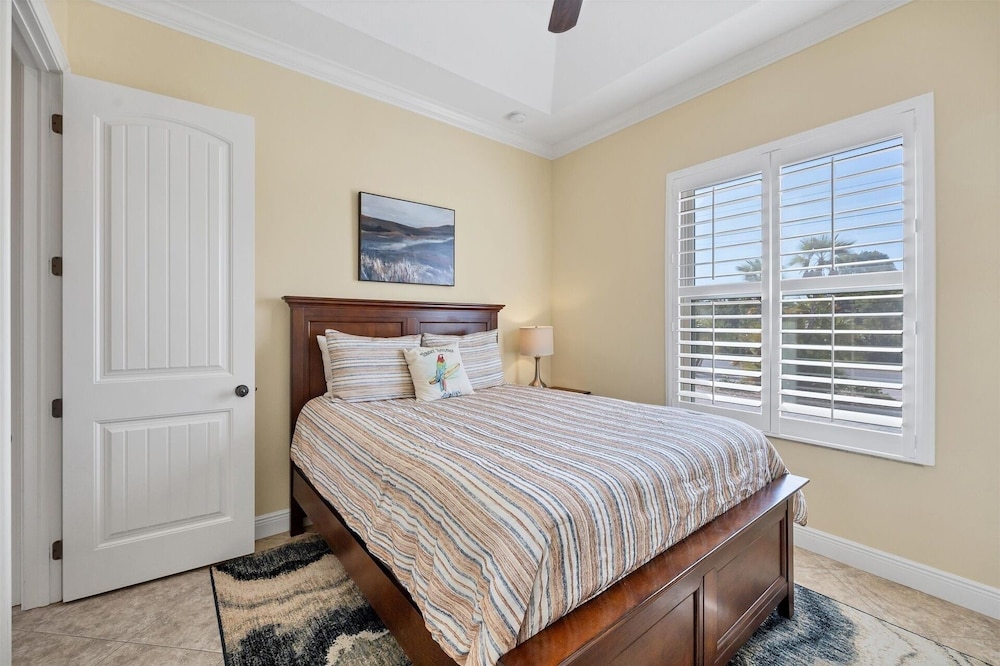 Villa Sol South Gulf Cove! Pool/spa Waterfront Canal W Dock 3 Bedroom Home