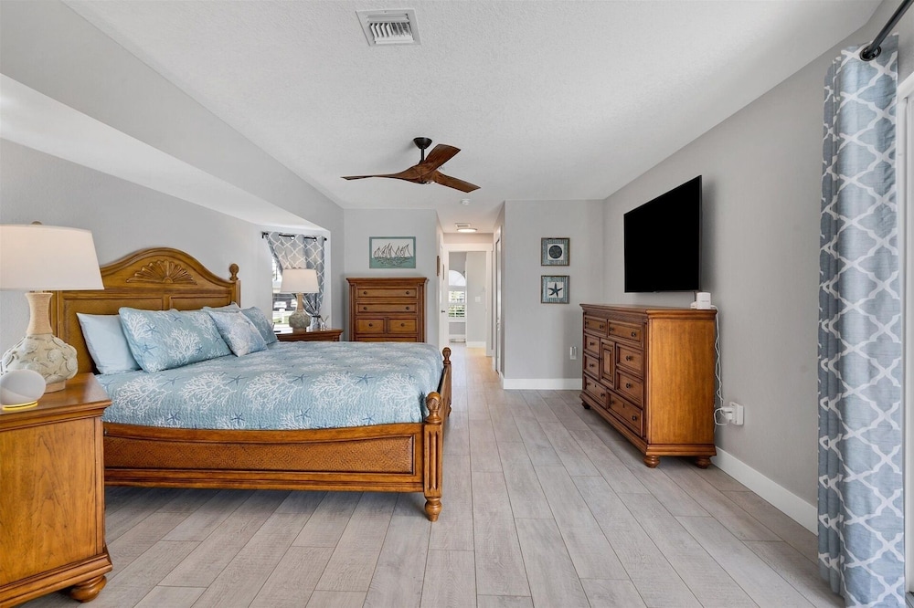 Punta Gorda 3-Bedroom Canalfront Pool Vacation Home with Dock 3 Home