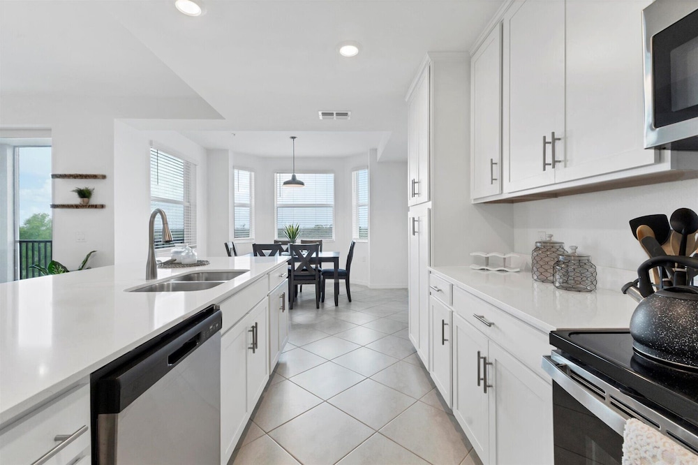 14131 Heritage Landing Blvd. #833