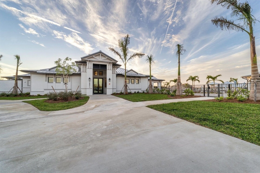 Private Pool Home With Golf Course View Heritage Landing Golf Resort - 30 Night Minimum 3 Bedroom Home