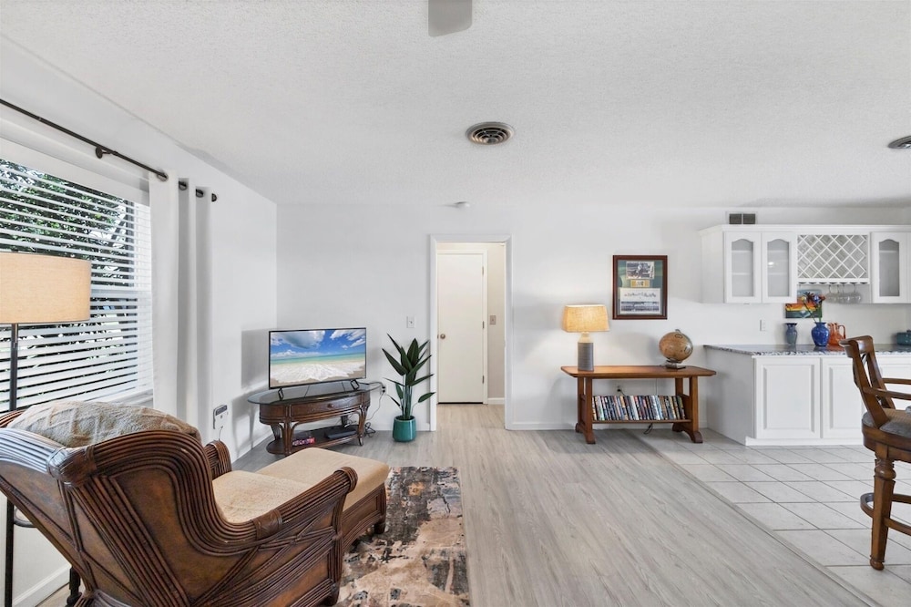 Harbor Heights Private Pool Vacation Home On Canal With Bbq And Dock 2 Bedroom Home