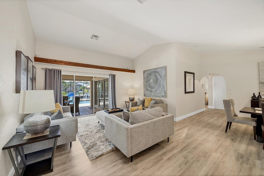 Punta Gorda 3-Bedroom Canalfront Vacation Home with Dock 3 Home