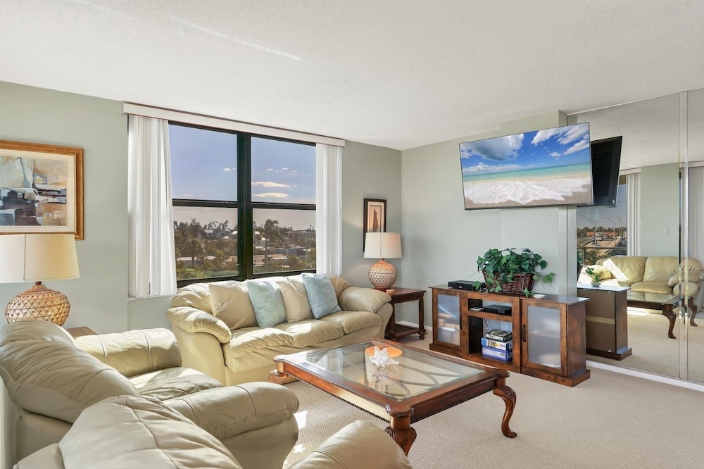 Anchorage Resort 2 bedroom, 4th Floor Condo Southern View Siesta Key 2 Condo