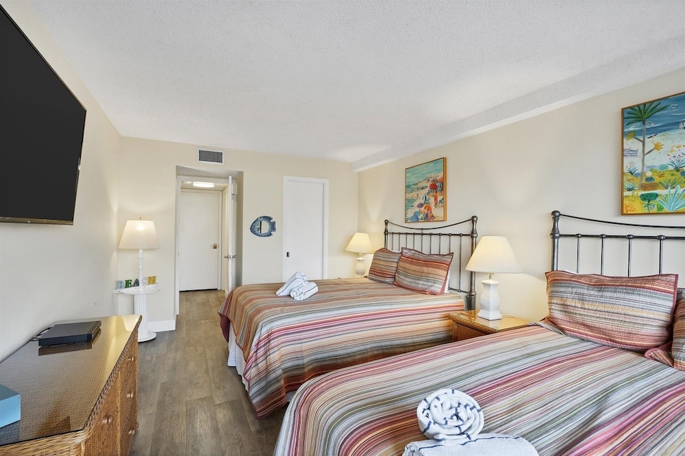 Anchorage Resort 2 Bedroom Condo 2nd Floor, Community Pool 2 Condo