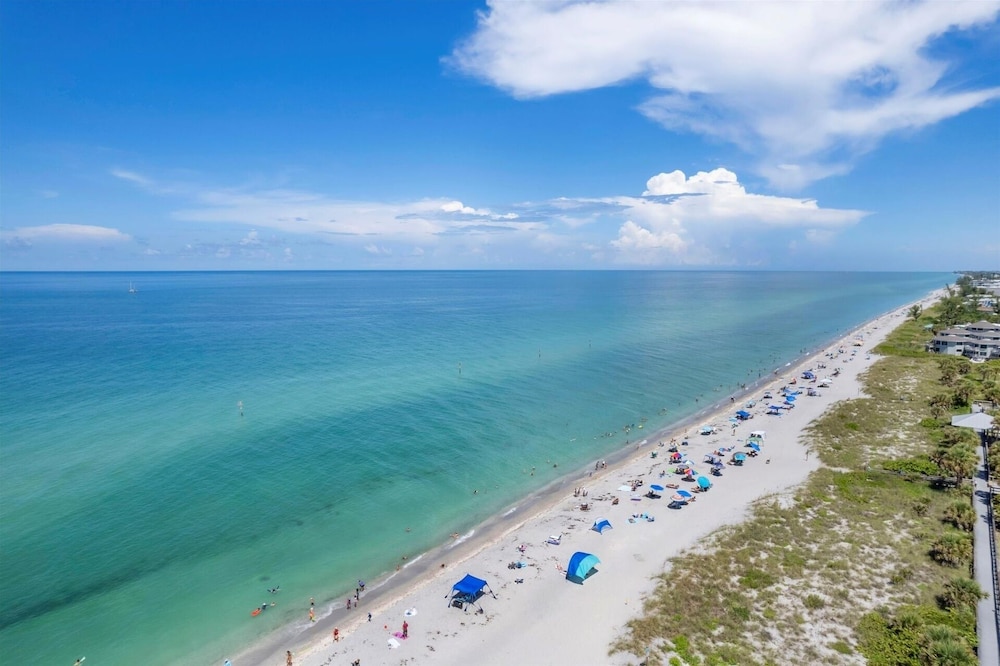 Spacious Beachfront 3br Manasota Key Condo 3 Bedroom Condo