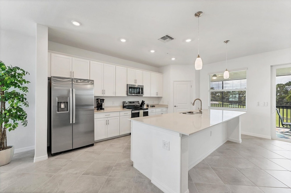 27-night Min 3 Bdrm 2nd Heritage Landing Social Transfer Included! 3 Bedroom Townhouse