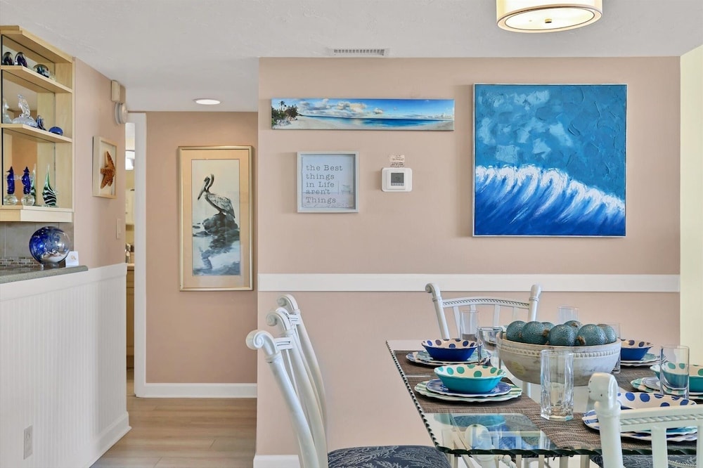 Anchorage Resort 5th Floor 2 bedroom condo with Beach Access 2 Condo