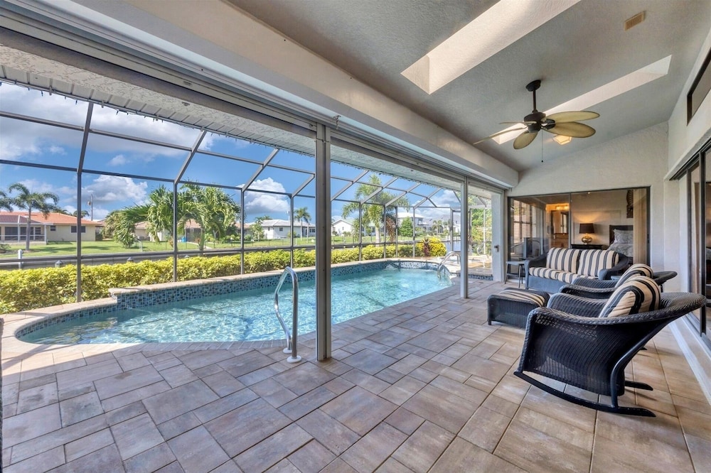 Punta Gorda Isles 3 Bedroom Private Pool+Spa Home on Canal 3 Home