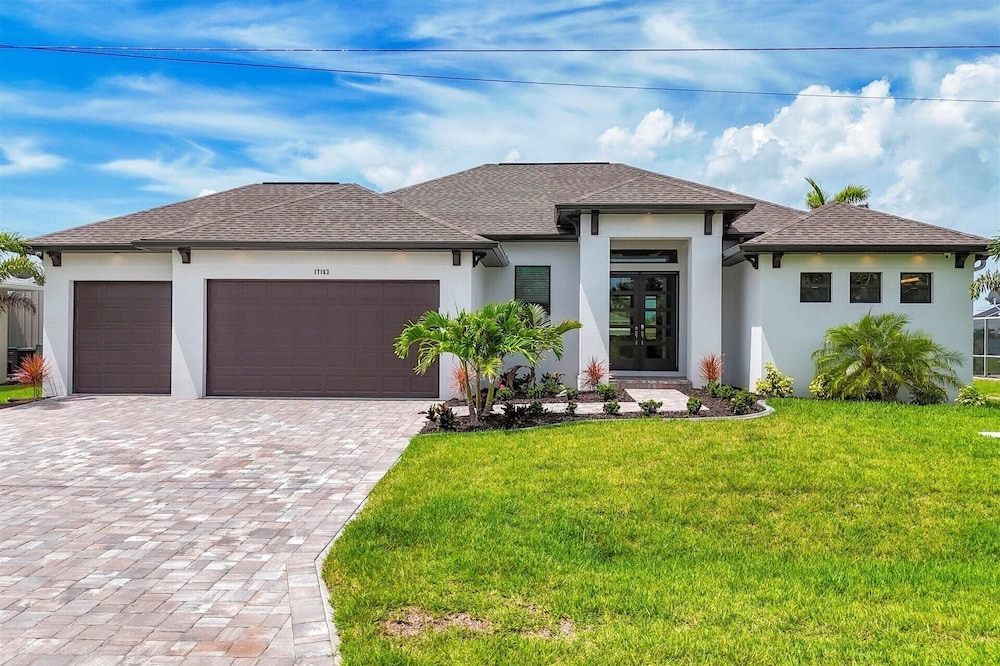 Port Charlotte Private Pool And Dock Vacation Home - Canal Access To Charlotte Harbor! 3 Bedroom Home
