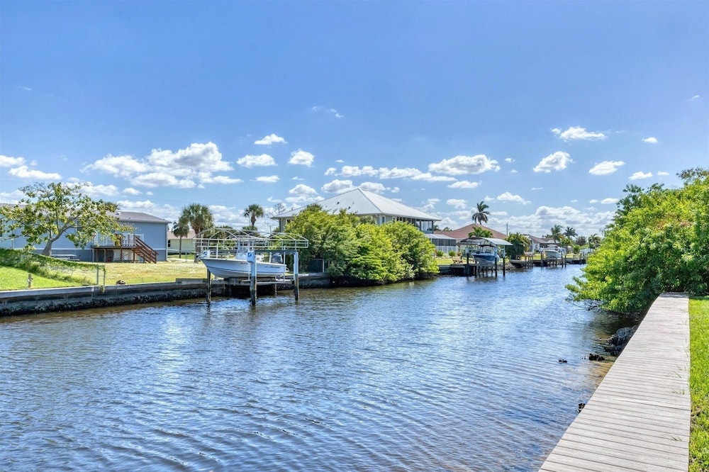 Punta Gorda 4-Bedroom Private Pool Home on Canal 4 Home