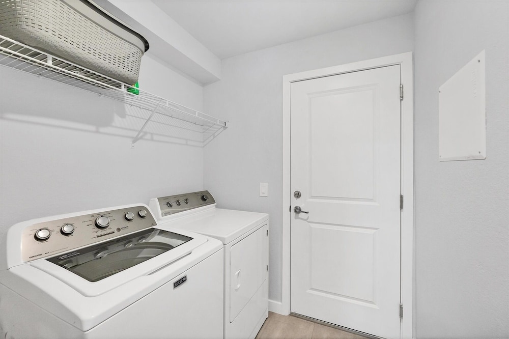 Punta Gorda 4-Bedroom Private Pool Home on Canal 4 Home