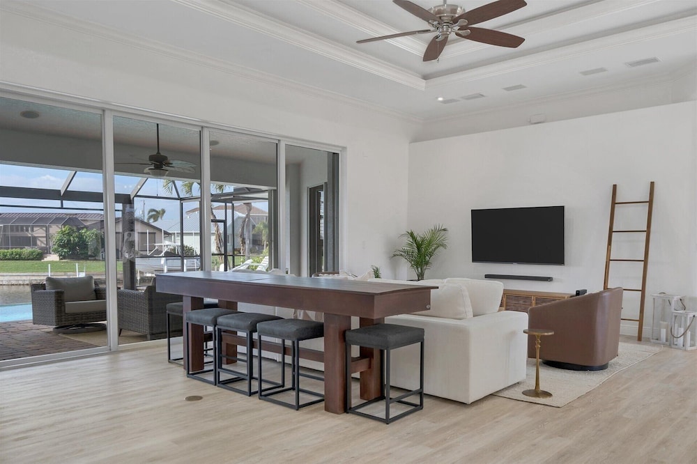 Sandpiper Sanctuary -waterfront Luxury With Private Pool, Spa & Dock 3 Bedroom Home
