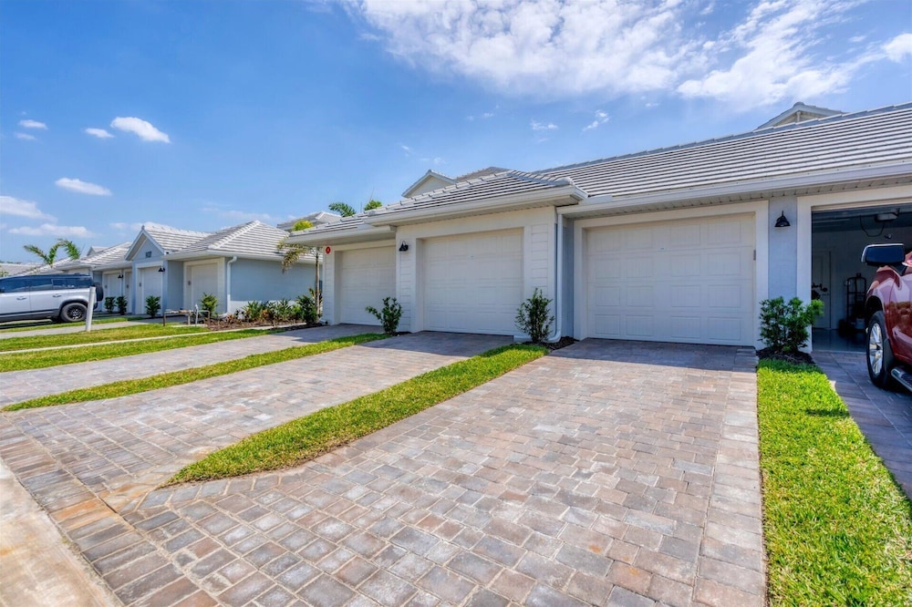 14277 Heritage Landing Blvd #1315