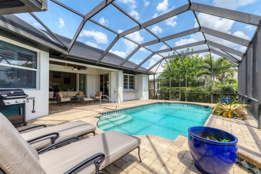 Punta Gorda Isles 4-Bedroom Private Pool Home on Canal 4 Home