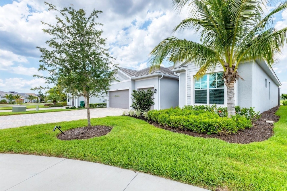 Private Pool Home With Golf Course View Heritage Landing Golf Resort - 30 Night Minimum 3 Bedroom Home