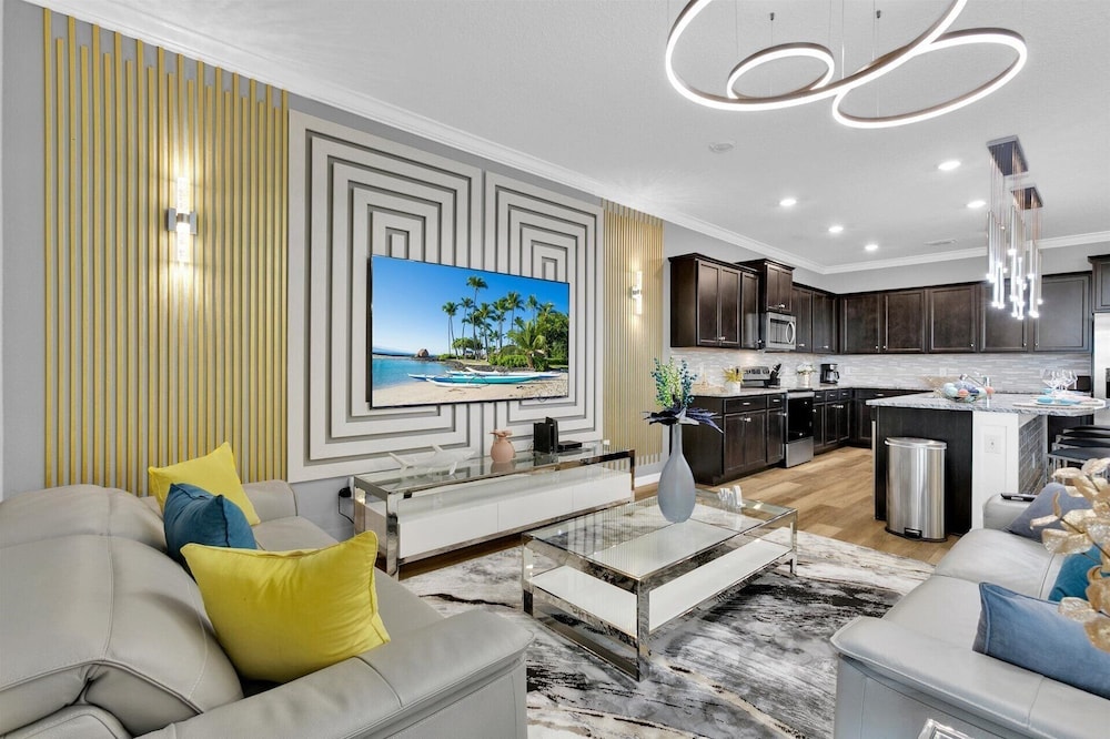 New 10 Br/19 Beds Pool+spa Disney Fireworks View 10 Bedroom Home