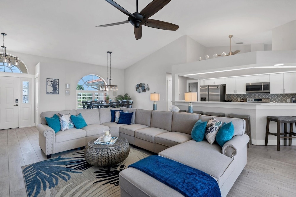 Punta Gorda 3-Bedroom Canalfront Pool Vacation Home with Dock 3 Home