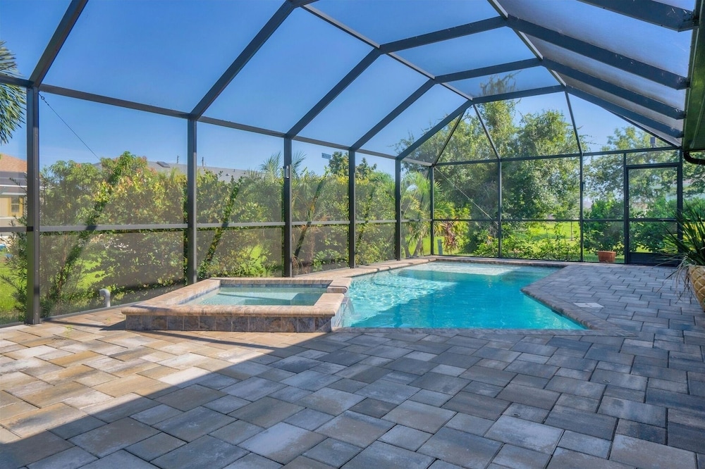 Deep Creek 3 Bedroom Private Pool and Spa Home 3 Home