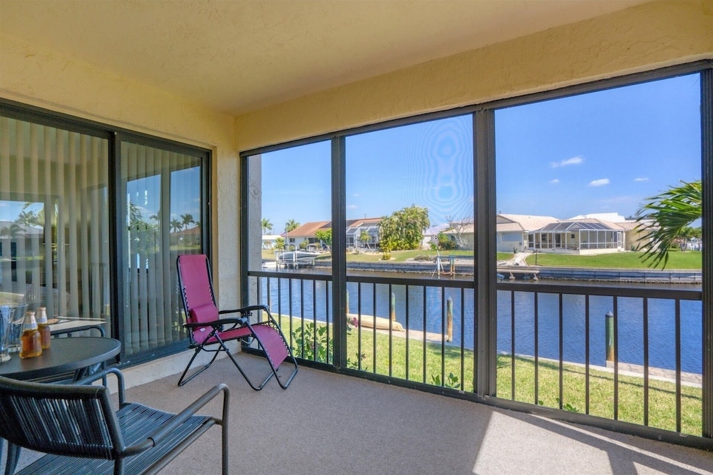 Punta Gorda 2-Bedroom Canalfront Condo with Dock and Pool 2 Condo