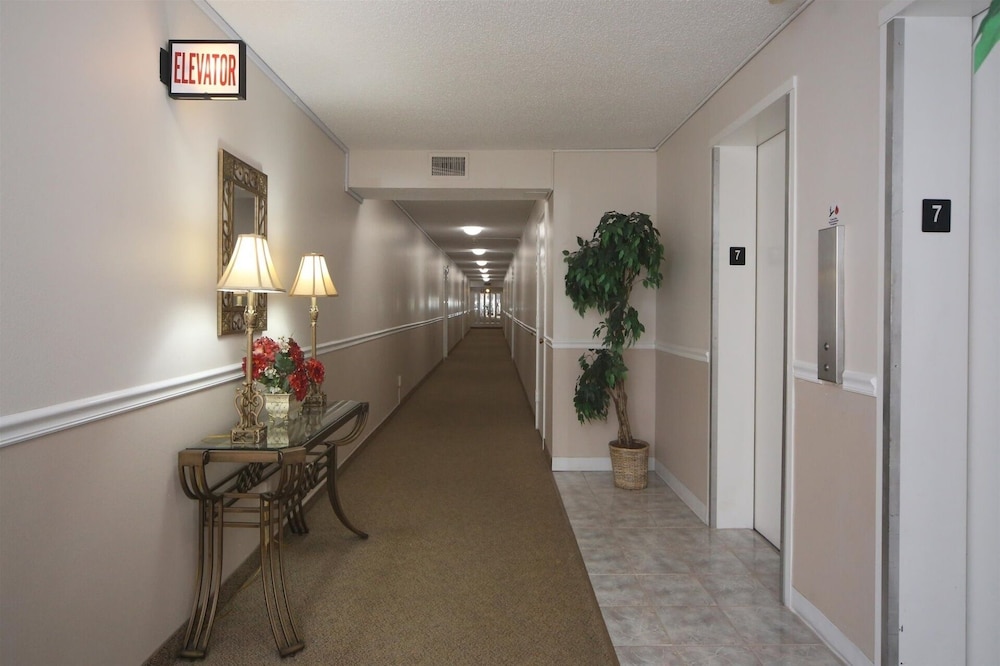 Anchorage Resort 5th Floor 2 bedroom condo with Beach Access 2 Condo
