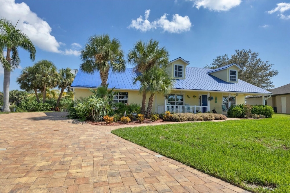 South Gulf Cove 3 Bedroom Canal Pool Home 3 Home