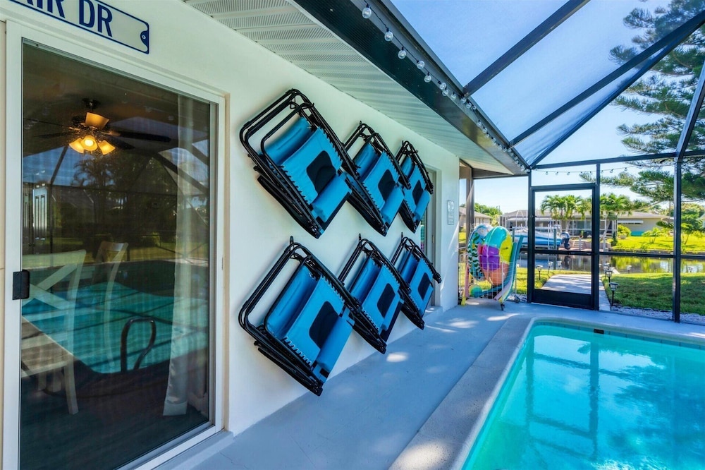 Cape Coral 3 Bedroom Private Pool Home - Canal Access 3 Home