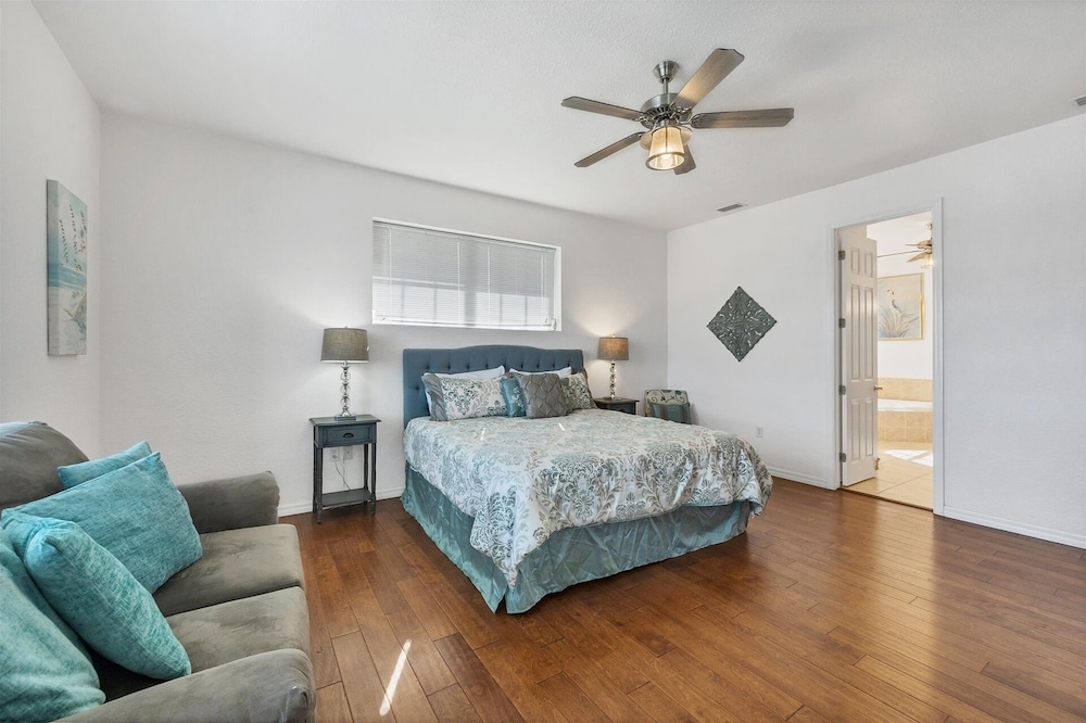 Port Charlotte 4 Bedroom Pool Vacation Home on Canal 4 Home