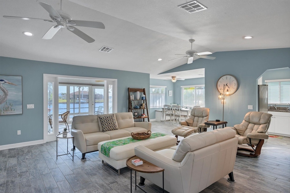 South Gulf Cove 2 Bedroom Canal Pool Home 2 Home