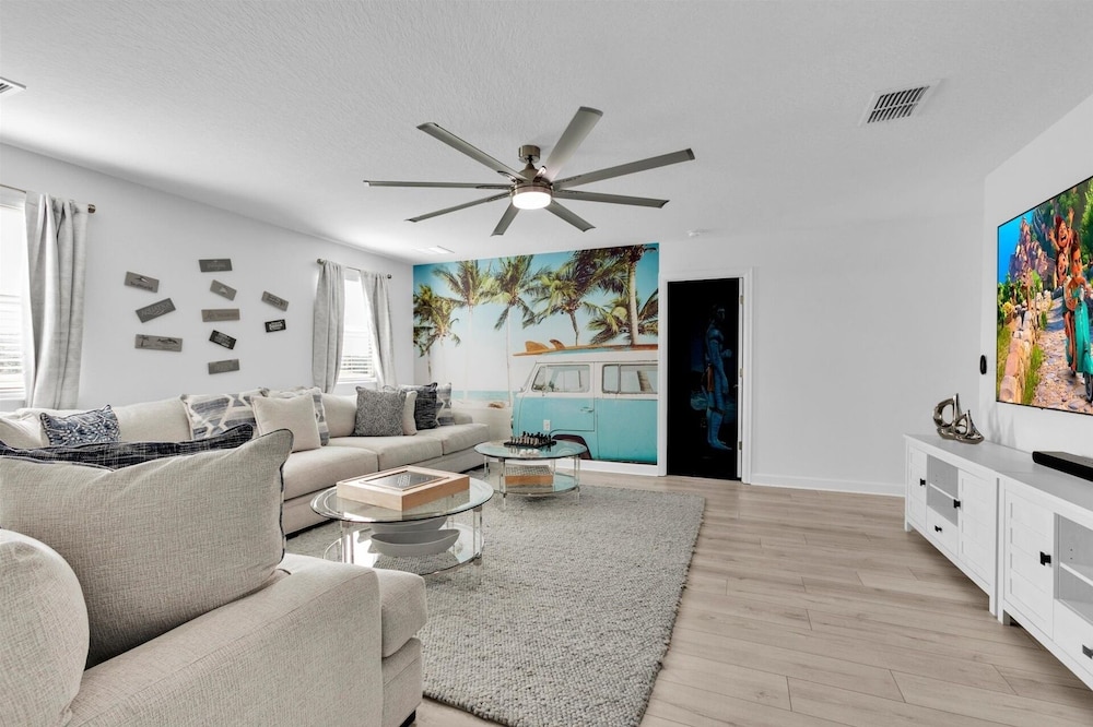 Championsgate Resort 6 Bedroom Private Pool Home 6 Home