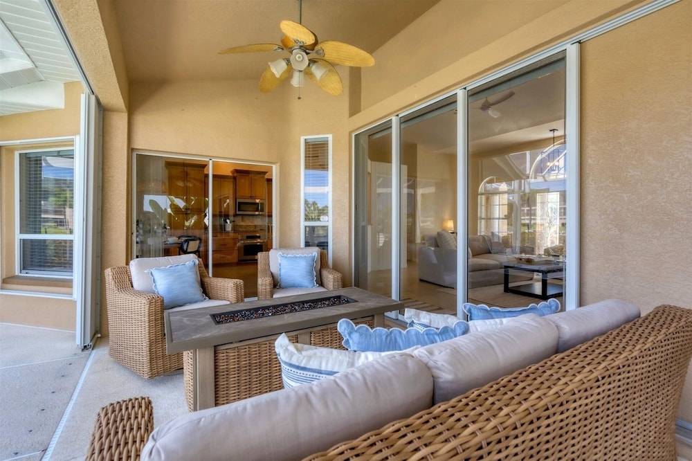Punta Gorda Isles 3 Bedroom Pool+Hot Tub Home 2 Home